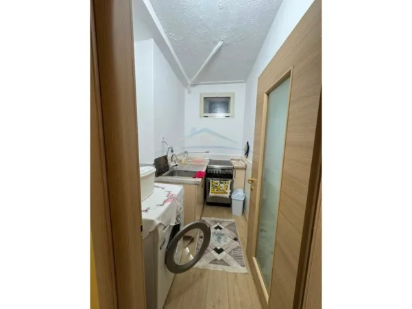 Tirane, jepet me qera apartament 2+1 Kati 2, 66 m² 600 € (Rruga Asim Vokshi)