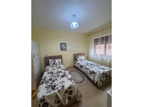 Tirane, jepet me qera apartament 2+1 Kati 2, 66 m² 600 € (Rruga Asim Vokshi)