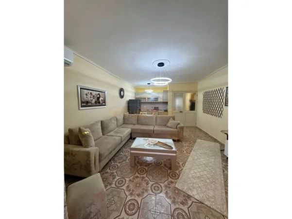 Tirane, jepet me qera apartament 2+1 Kati 2, 66 m² 600 € (Rruga Asim Vokshi)