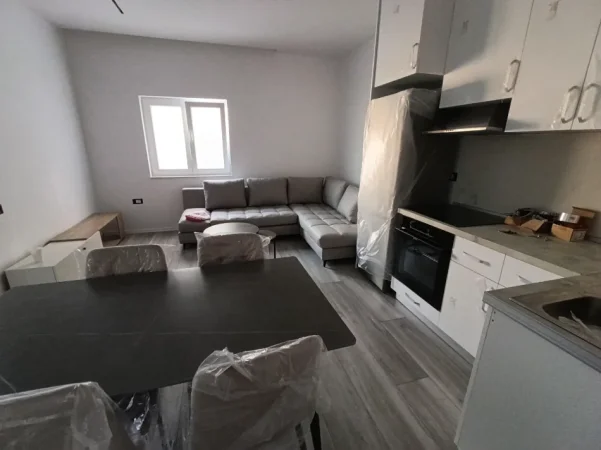 Tirane, jepet me qera apartament 2+1 Kati 3, 80 m² 550 € (KODRA E PRIFTIT)