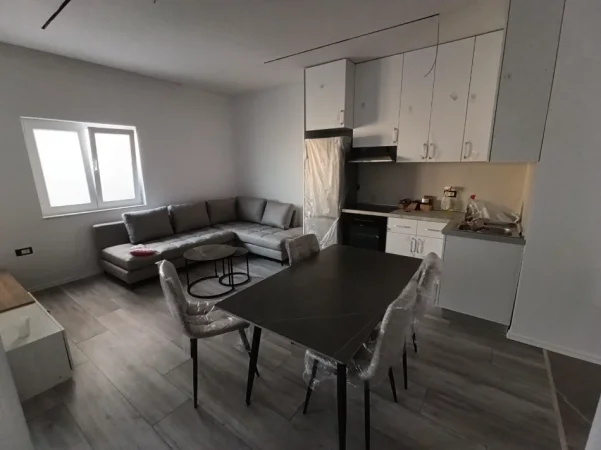 Tirane, jepet me qera apartament 2+1 Kati 3, 80 m² 550 € (KODRA E PRIFTIT)