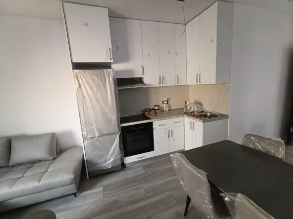Tirane, jepet me qera apartament 2+1 Kati 3, 80 m² 550 € (KODRA E PRIFTIT)