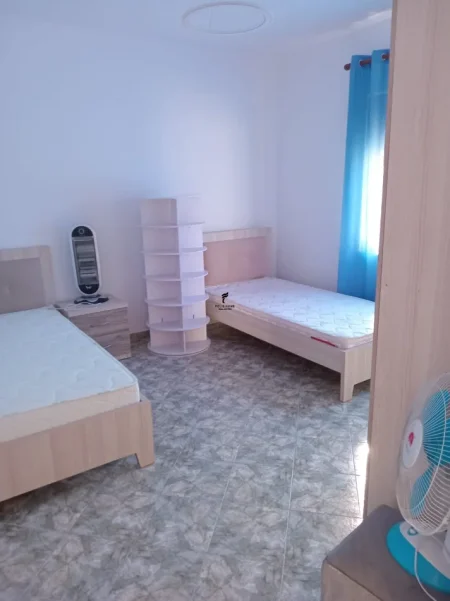 Tirane, jepet me qera apartament 2+1 Kati 2, 100 m² 550 € (ASTIR)