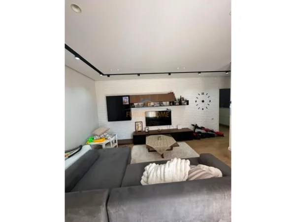 Tirane, shitet apartament 2+1 Kati 2, 97 m² 170.000 € (YZBERISHT)