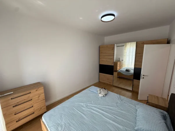 Tirane, jepet me qera apartament 2+1 Kati 5, 97 m² 700 € (BULEVARDI I RI)