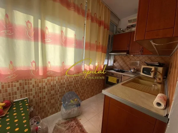 Tirane, jepet me qera apartament 2+1 Kati 6, 100 m² 550 € (STACIONI I FUNDIT I TR RE)