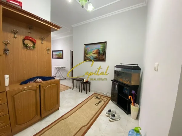 Tirane, jepet me qera apartament 2+1 Kati 6, 100 m² 550 € (STACIONI I FUNDIT I TR RE)