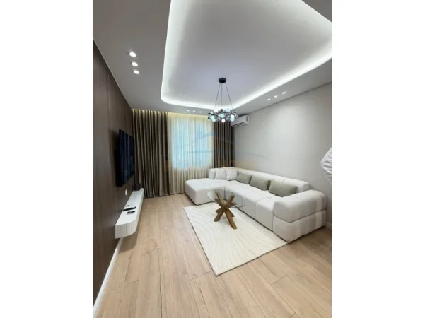 Tirane, shes apartament 1+1+Ballkon Kati 2, 55 m² 1.950.000 € (Rruga Margarita Tutulani)