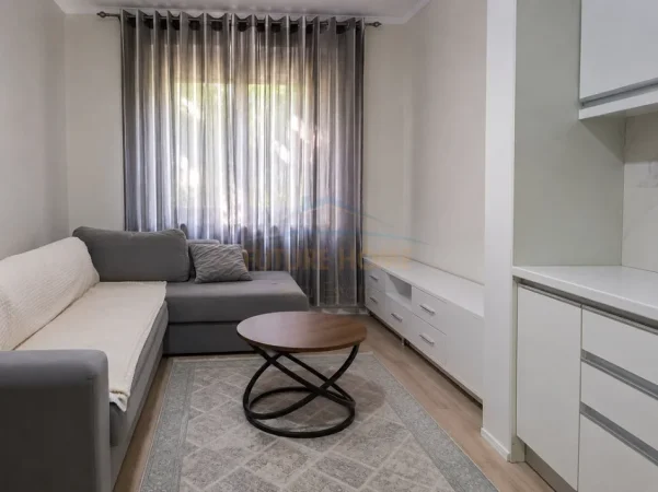 Tirane, jepet me qera apartament 2+1 Kati 5, 76 m² 650 € (Ura e Tabakeve)