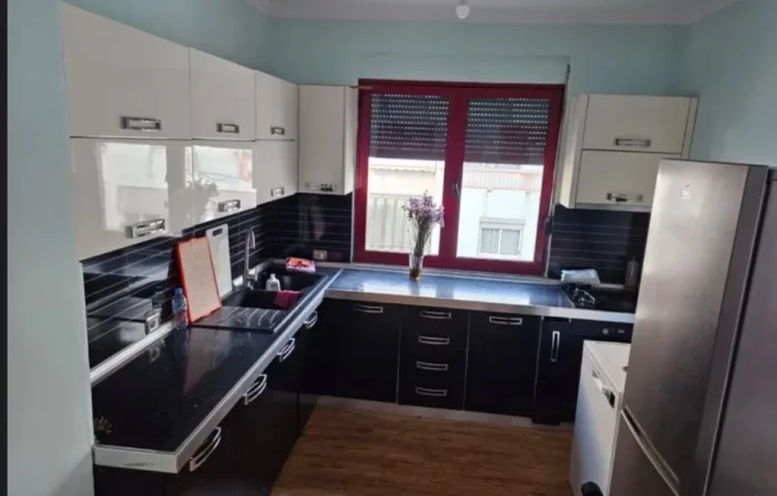 Tirane, jepet me qera apartament 2+1 Kati 6, 100 m² 530 € (MISTO MAME)