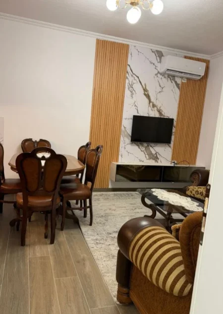 Tirane, jepet me qera apartament 2+1 Kati 1, 110 m² 500 € (Siri Kodra)