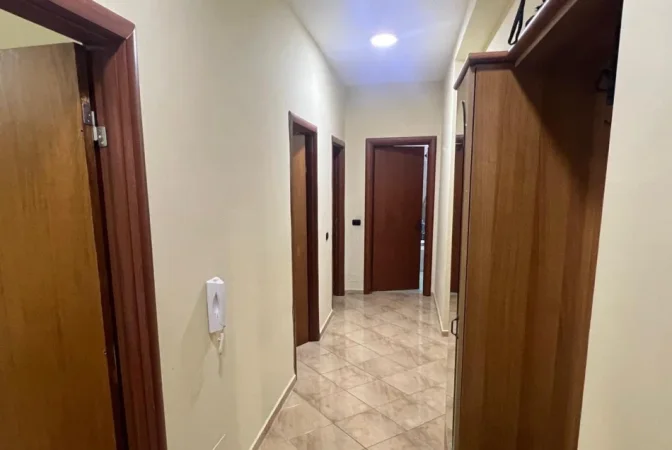 Tirane, jepet me qera apartament 2+1 Kati 7, 130 m² 400 € (Rruga Besim Alla)