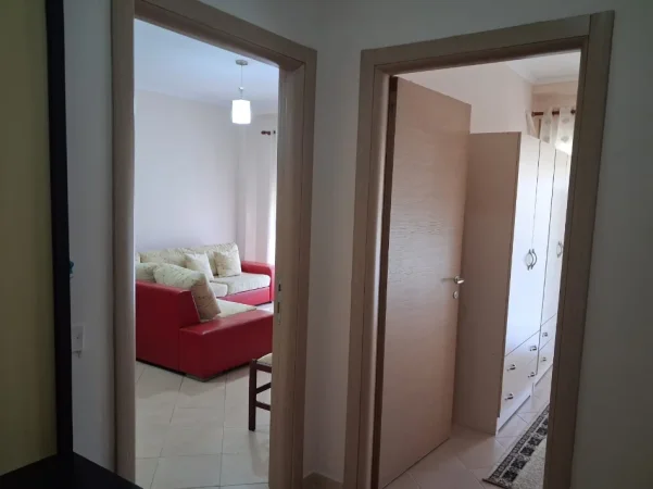 Tirane, jepet me qera apartament 1+1 Kati 3, 75 m² 500 € (Muzeu Shkencave te Natyres ne Ali Dem)