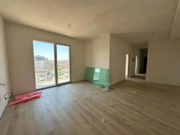 Tirane, shitet apartament 2+1+Ballkon Kati 9, 90 m² 170.000 € (Rruga Andrea Kushi)