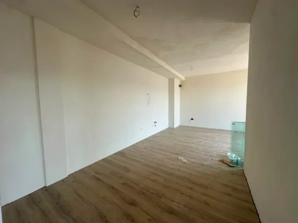 Tirane, shitet apartament 2+1+Ballkon Kati 9, 90 m² 170.000 € (Rruga Andrea Kushi)