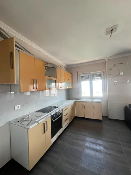 Durres, shitet apartament 2+1+Ballkon Kati 6, 119 m² 190.400 € (Stadiumi Niko Dovana,Durres)
