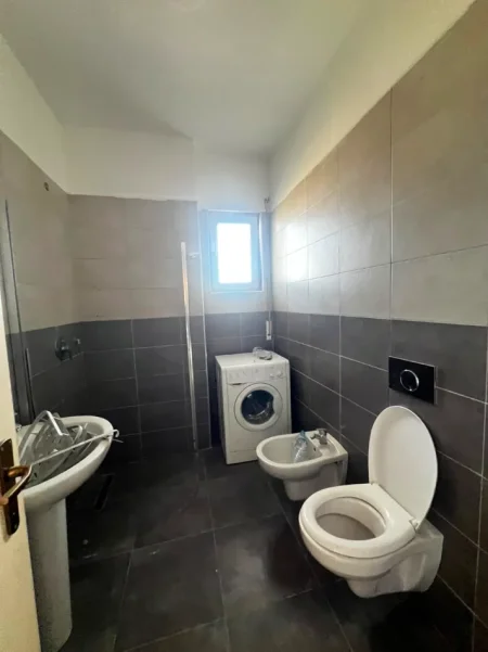 Durres, shitet apartament 2+1+Ballkon Kati 6, 119 m² 190.400 € (Stadiumi Niko Dovana,Durres)