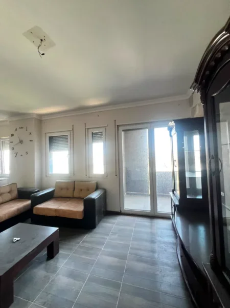 Durres, shitet apartament 2+1+Ballkon Kati 6, 119 m² 190.400 € (Stadiumi Niko Dovana,Durres)