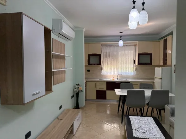 Tirane, jepet me qera Apartament 2+1 Kati 3, 70 m²,Çmimi 50.000 Lekë të Reja, (Tek Materniteti i Ri, Brryl, Tiranë.)