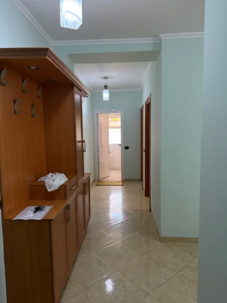 Tirane, jepet me qera Apartament 2+1 Kati 3, 70 m²,Çmimi 50.000 Lekë të Reja, (Tek Materniteti i Ri, Brryl, Tiranë.)