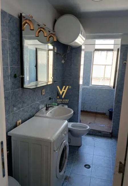 Tirane, jepet me qera apartament 1+1+Ballkon Kati 5, 70 m² 620 € (VASIL SHANTO)
