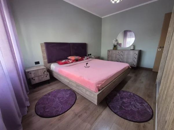 Tirane, jepet me qera apartament 2+1 Kati 3, 100 m² 900 € (KOMUNA E PARISIT)