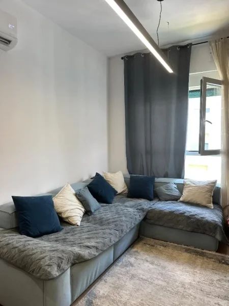 Tirane, jepet me qera apartament 1+1 Kati 8, 80 m² 500 € (REZIDENCA MANGALEM)