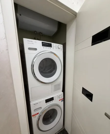 Tirane, shitet apartament 2+1 Kati 2, 106 m² 255.000 € (Laprakë – Blloku Gintash)