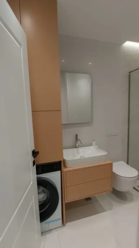 Tirane, jepet me qera apartament 1+1 Kati 1, 55 m² 500 € (Rruga 5 Maji)