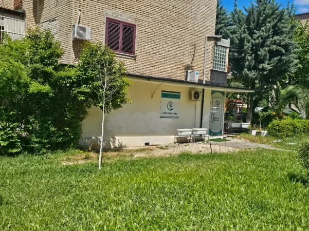 Tirane, shitet nga Pronari, pa-komision ambjent biznesi Kati 1, 76 m² 200.000 € (Tregu Elektrik)