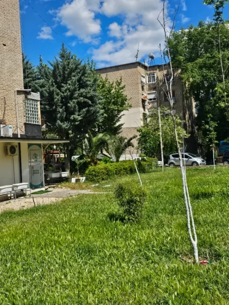 Tirane, shitet nga Pronari, pa-komision ambjent biznesi Kati 1, 76 m² 200.000 € (Tregu Elektrik)