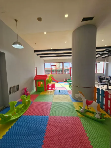 Durres, shes Shitet kend lojrash 40m2 2200 €