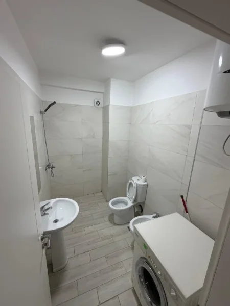 Tirane, jepet me qera apartament 1+1 Kati 2, 65 m² 500 € (Rruga Sokrat Miho)