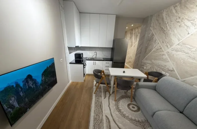 Tirane, jepet me qera apartament 1+1 Kati 1, 50 m² 450 € (Poligrafiku)