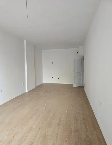 Tirane, shes apartament 1+1+Ballkon Kati 1, 73 m² 161.480 € (Urban Home, pranë Bulevardit të Ri)