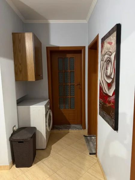 Tirane, shes apartament 1+1+Ballkon Kati 5, 47 m² 100.000 € (Bërryli)