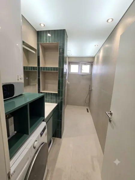 SHITET: 2+1 📍 Brryl - Buze Rruge Kryesore || 🔥50,000€ Investime🔥 - 188,000€ - K.2 - SP.76m² || Investuar Totalisht - Akses i menjehershem ne Qender