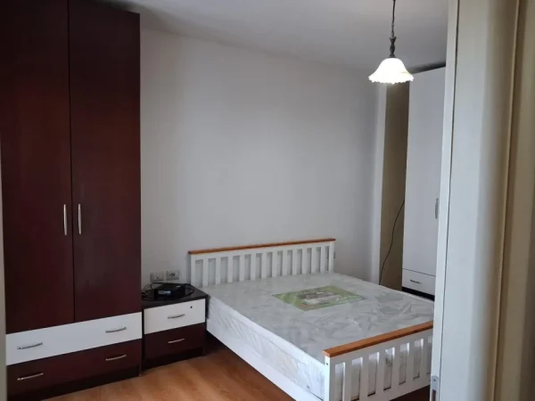 Tirane, jepet me qera apartament 1+1 Kati 6, 75 m² 600 € (Skanderbeg Square)
