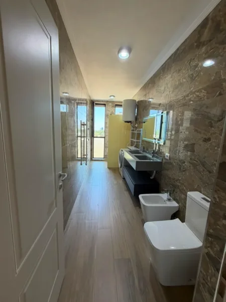 shitet apartament Kati 2, 124 m² 305.000 € (Oasis Lake Residence, Liqeni i Thatë)