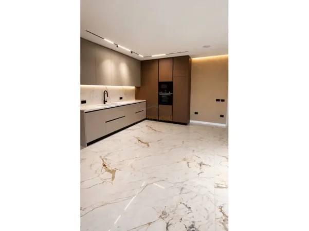 Tirane, shitet apartament 2+1+Ballkon Kati 2, 199 m² 395.000 € (Liqeni i Thate)