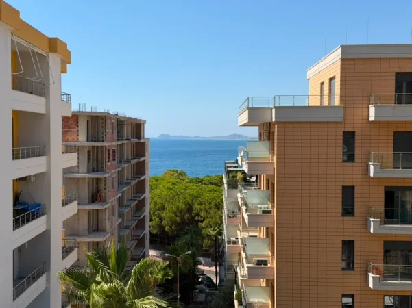 SHITET: Super Apartament: 1+1+2 Ballkone 📍Vlore - Prane Marina Bay - 🌊Pamje Nga Deti🌊 || 211,000€ - Dorezohet Nentor 2026 - K.5 - 84m²