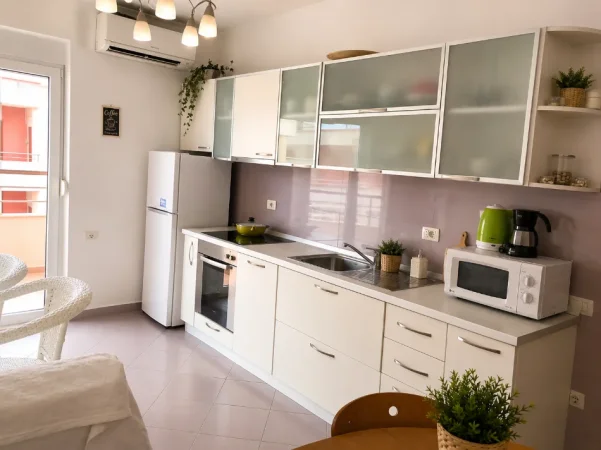 Vlore, shitet nga Pronari, pa-komision apartament ne plazh 1+1+Ballkon Kati 8, 73 m² (Lungomare)