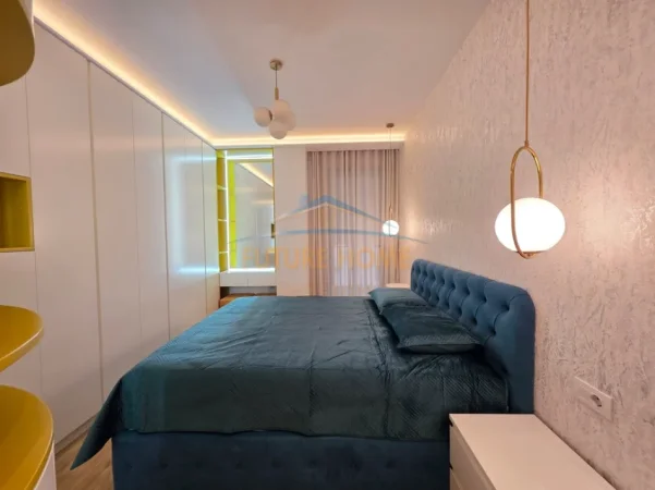 Tirane, jepet me qera apartament 2+1+2+Ballkon , 95 m² 950 € (Rezidenca Alba, Ish Parku)