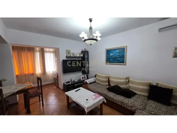 Tirane, shitet apartament 2+1 Kati 3, 153.000 € (Isht Tregu Elektrik)