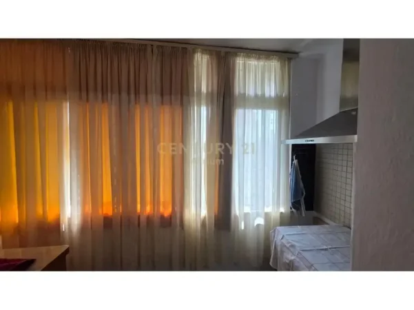 Tirane, shitet apartament 2+1 Kati 3, 153.000 € (Isht Tregu Elektrik)