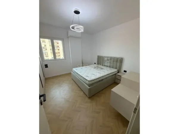 Tirane, shitet apartament 2+1 Kati 3, 83 m² 205.000 € (Tregu Eletrik)