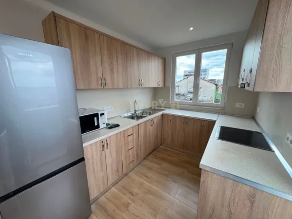 Tirane, jepet me qera apartament 2+1 Kati 4, 85 m² 730 € (Rruga e Dibres Sol146458)