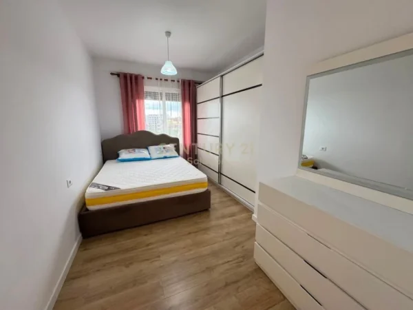 Tirane, jepet me qera apartament 2+1 Kati 4, 85 m² 730 € (Rruga e Dibres Sol146458)