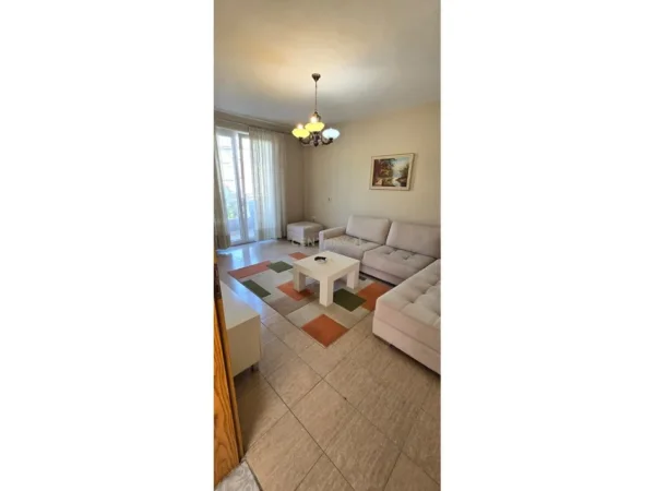 Tirane, shitet apartament 2+1 Kati 4, 65 m² 158.000 € (Blloku everest146525)