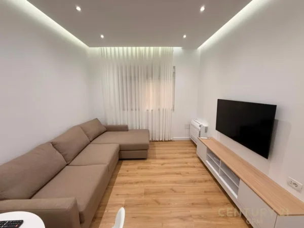 Tirane, jepet me qera apartament 1+1 Kati 1, 54 m² 650 € (Komuna Parisit bot146520)